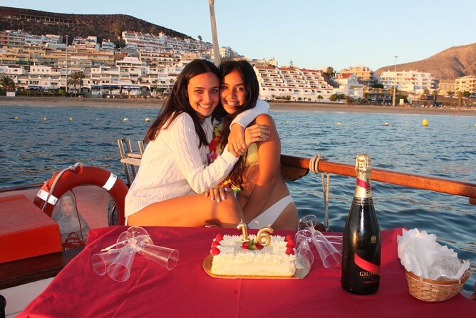 3-Hours Shared Tour to Accessible Boat en Canary Island - The bay swim stop: snacks, soft drinks, and a calmer water window