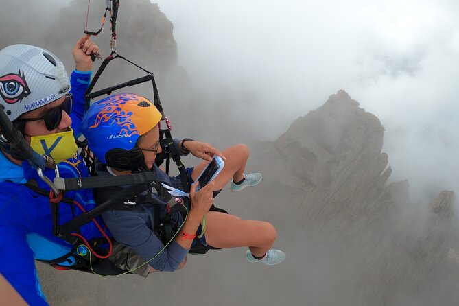 Acrobatic Paragliding Flight with Spanish Champion in Tenerife - Takeoff and the 20–25 Minute Acrobatic Flight Over Tenerife