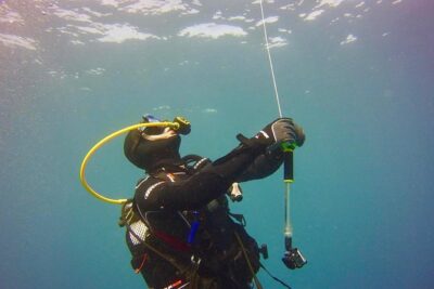 ADVANCED OPEN WATER CERTIFICATION - Improve your scuba diving skills up to 30m ! - The 3-day reality: five required sessions built for real progress