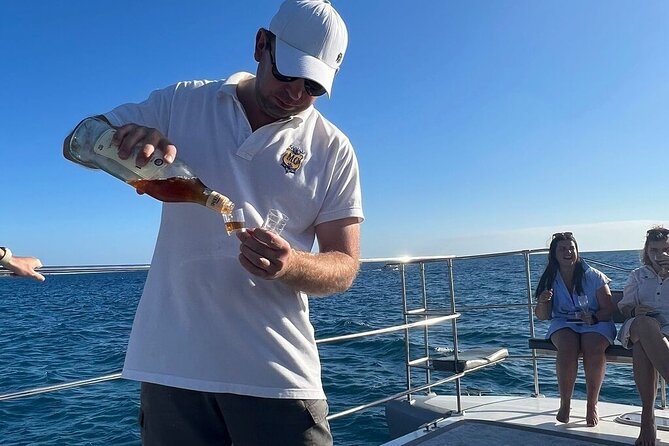CATAMARAN OCEAN CRUISE TOUR, Food & Drinks included! - Food and drinks included: tapas, fruit, and the little extras that matter