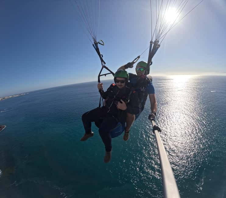 Costa Adeje, Paragliding with pick up service and 5 free photos! - Landing and the quick gear wrap-up
