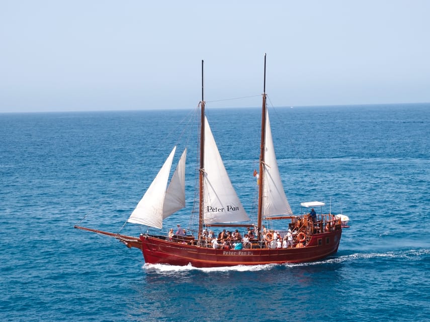 Costa Adeje: Respectful Whale-Watching Sailboat Tour & swim - Boarding the Barco Shogun at Colon Harbours pier 14