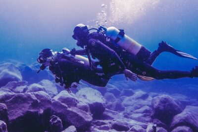 Discover Scuba Diving . First Experience underwater - What you do before you go underwater: practice that reduces fear
