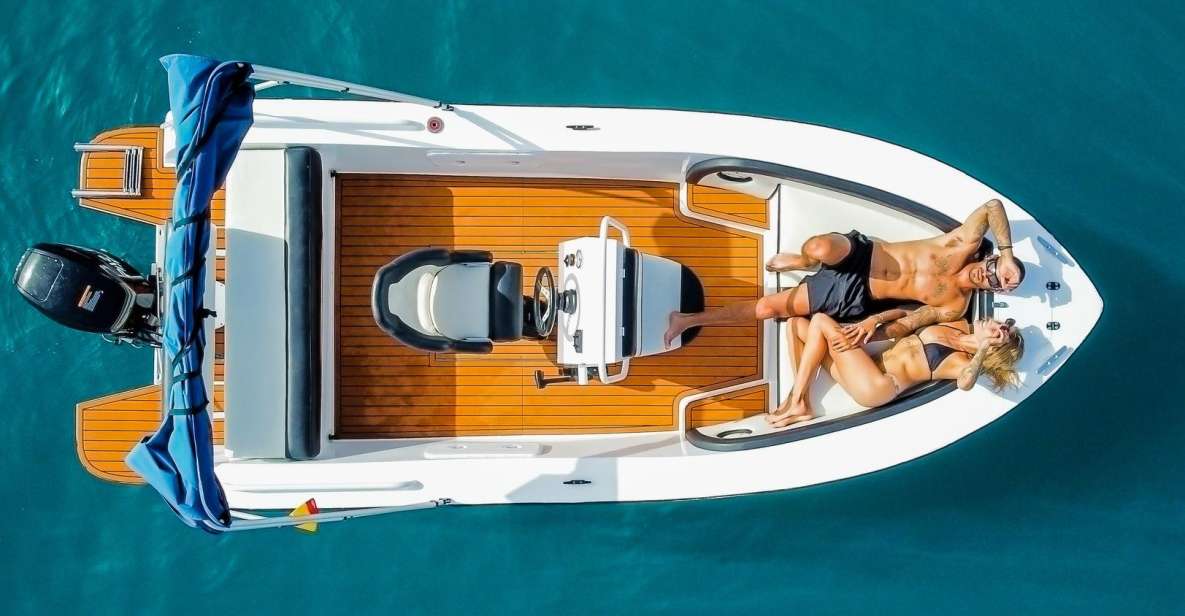 Flow into the ocean without license and discover Adeje - Key things that make this boat experience worth it