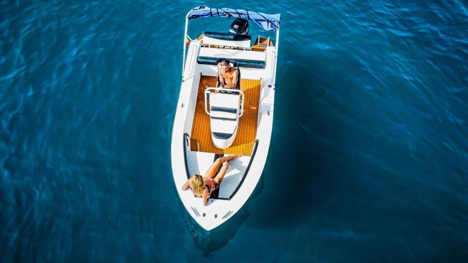 Flow into the ocean without license and discover Adeje - Your route in Costa Adeje: 15 km of coast and boat-only spots