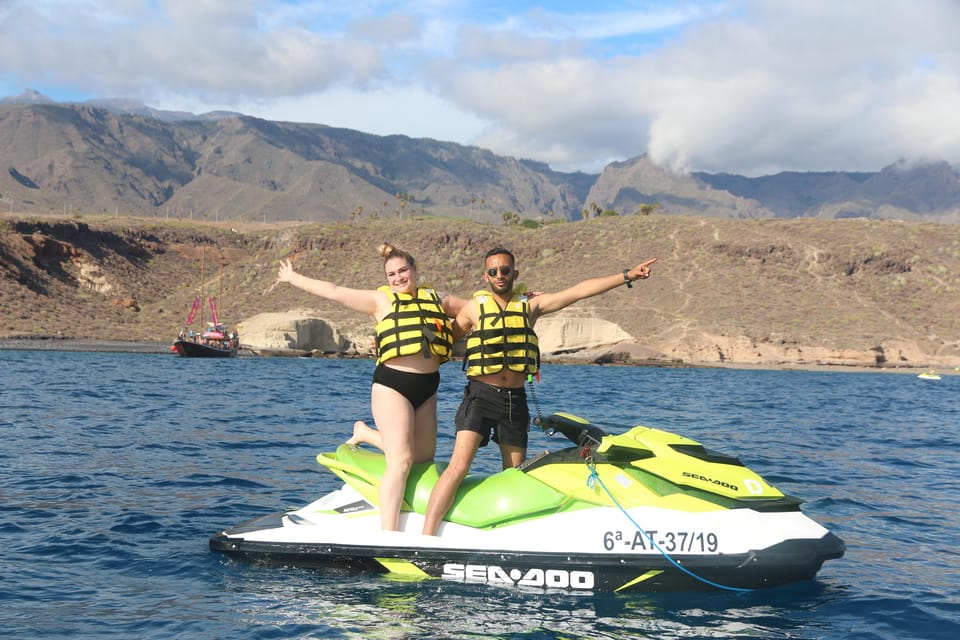 From Puerto Colon : 1 hour adrenaline JetSki tour - What’s Not Included: Photos, Lockers, and Your Personal Planning