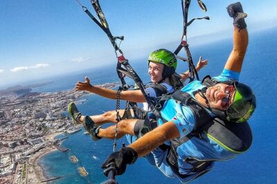 GOLD paragliding flight including videos/photos, t-shirt and a bottle of Cava - Mercedes Vito pickup and the climb to the takeoff hill
