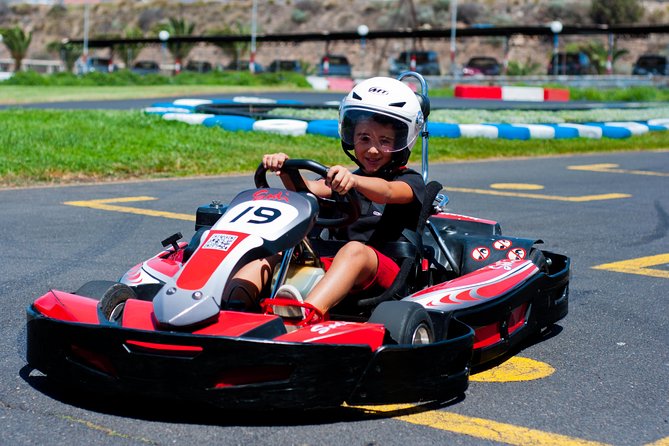 Karting Club Tenerife - Facilities: helmets, safety, and where you’ll see the track