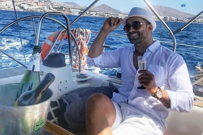 PRIVATE YACHT CHARTER VOYAGE, Food & Drinks included! - Food and drinks onboard: the lunch that keeps the mood rolling