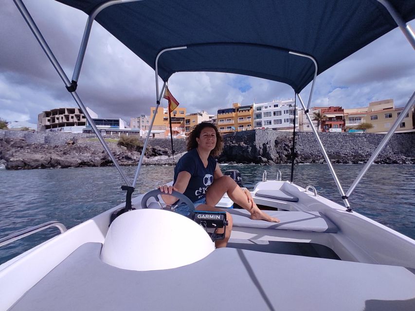 Rent a Boat with No License, Self Drive - Licence-Free Captain Time: What Taking the Helm Really Means