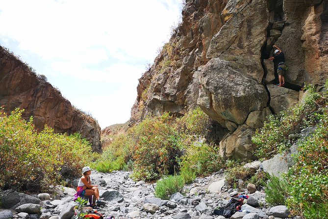 Rock climbing in natural space. - Volcanic walls up to 20 meters: choosing routes that build skills