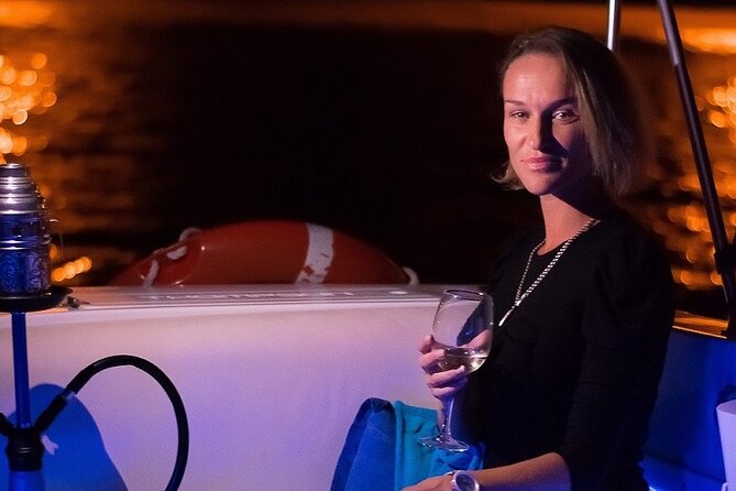 Romantic night ocean boat trip for 2 - The couple-first vibe: privacy, dancing time, and photo moments