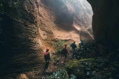 Small-Group Half-Day Canyoning in La Orotava - The first rappel: a clear taste of the real thing (about 22 meters)