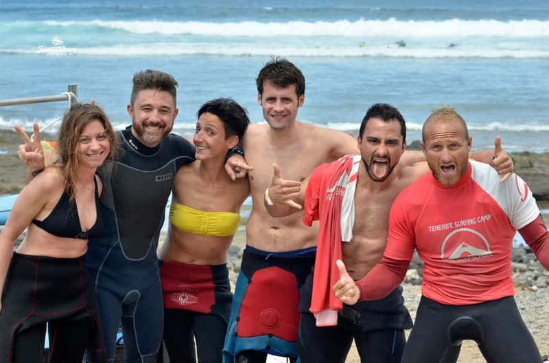Tenerife : clases de surf para principiantes y intermedios - Getting ready: gear included, towel and sunscreen are on you