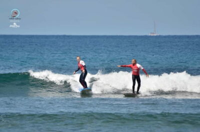 Tenerife : clases de surf para principiantes y intermedios - The 2-hour flow: theory, wetsuit, and wave attempts