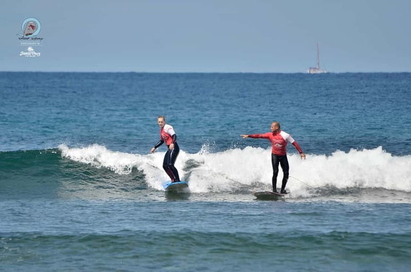 Tenerife : clases de surf para principiantes y intermedios - The 2-hour flow: theory, wetsuit, and wave attempts
