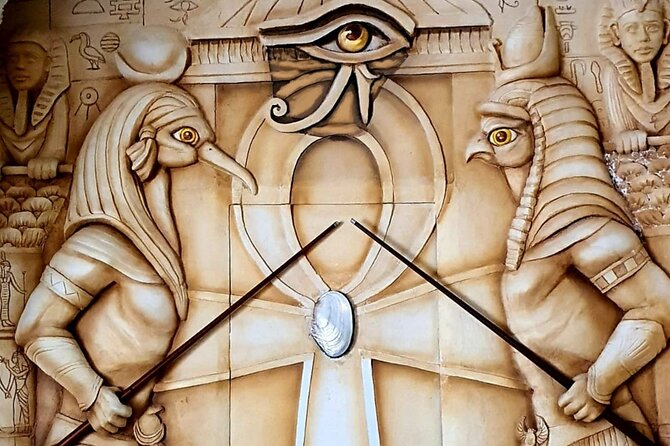 Travel in Time at El Pasaje Secreto - Garden stories: sculptures, symbols, and “your turn” to notice